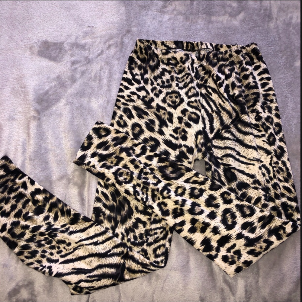Always leopard cream/ black leggings